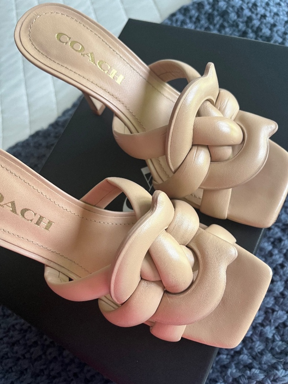 COACH- KELLIE LEATHER SANDAL